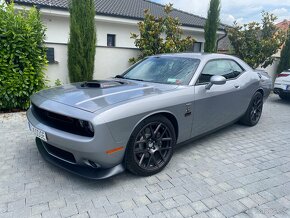 Dodge Challenger - 3