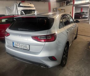 Kia Ceed 1.5i SK ŠPZ havarované - 3