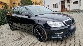 Skoda octavia Rs 2.0 tdi CR sedan  r18 - 3