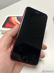 iPhone SE 64GB červený - 3