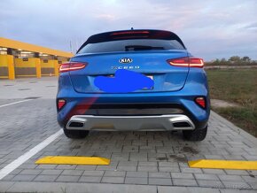 KIA Xceed 1.4 T-GDI AT7 Gold - 3