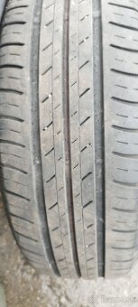 Predam letne pneu 195/65r15 - 3