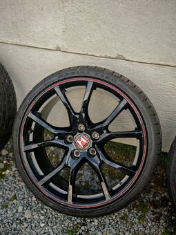 TypeR FK8 R20 - 3