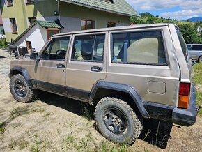 Jeep Cherokee XJ - 3