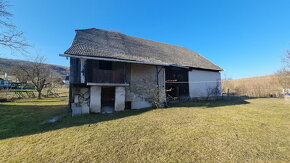 STODOLA A POZEMOK PRI POTÔČIKU 1935m2 PODKYLAVA- KÚPOU VOĽNÁ - 3