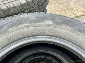 Hankook Winter RW 06 215/70 R 15 C, 3 ks, dezén 50 % - 3