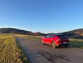 Ford Mustang Mach-E,záruka 98kWh bat.,tažné,+DPH - 3