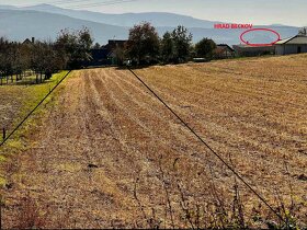 Predám slnenčný pozemok vo Štvrtku s výhladom na hrad Beckov - 3