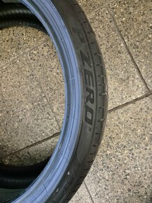 Letné pneu Pirelli P Zero 255/35 R21 98Y - 3