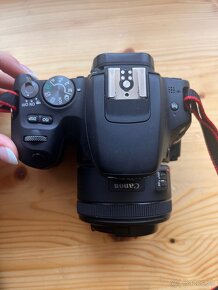 Canon EOS 200D - 3