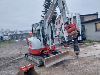 Takeuchi TB335R - 3