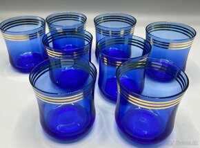 Osem modrých sklenených pohárov so zlátením - 3
