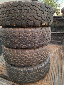 gumy allterrain  215/65r16 - 3