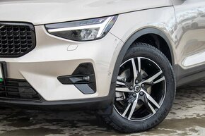 Volvo XC40 B4 Plus Bright AWD A/T/Gold/ - 3