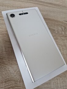 Sony Xperia XZ1 TOP STAV - 3