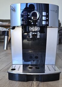 Kávovar De Longhi Magnicica S - 3