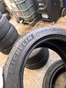 Letne pneu 275/40 r19 - 3