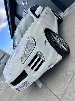 Porsche Cayenne facelift edition White - 3