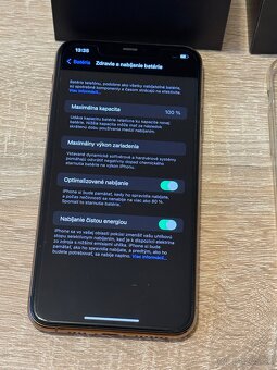 Apple Iphone 11 Pro Max 64Gb - Pekný stav 100% batéria - 3