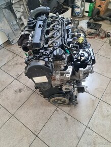 Predam motor 2.0Hdi kod je AH01 - 3