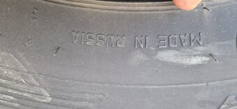 Predám pneu 245/70R19,5  136/134M zadné aj z diskami - 3