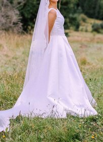 Jednoduché saténové svadobné šaty veľkosť S, M - 3
