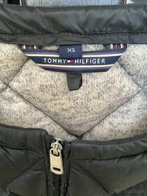 KRÁSNA PÁPEROVÁ BUNDA TOMMY HILFIGER - 3