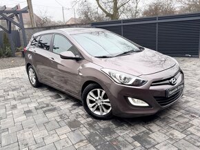 Hyundai i30 1.6Crdi 2013/9 combi - 3