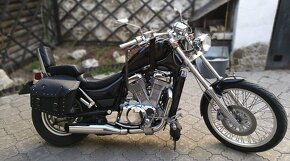 Suzuki Intruder - 3