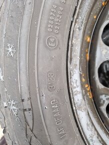 Pneu s plechovými diskami 215/60 R16 - 3