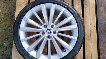 zliatinové disky skoda superb III 19" Trinity - 3