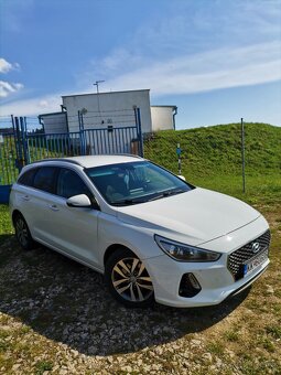 Predám Hyundai i30 combi 1.6 CRDI family - 3