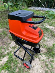 Black&Decker Elektrický drvič štiepkovač konárov GS2400 - 3