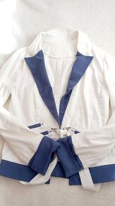 Bielo-modrý kostým - 3