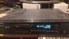 Sony CDP - 295: CD player. - 3