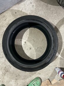 235/40 R19 Pirelli letne - 3