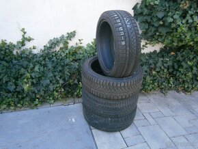 Predám 4x zimné pneu CHampiro 205/45 R17 88VXL - 3