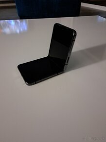 Samsung galaxy z flip 5 - 3