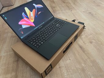 15.6"/Asus/Notebook/4GB RAM DDR5/128GB NVMe SSD/Intel HD UH - 3