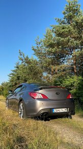 Hyundai Genesis coupe 2.0T - 3