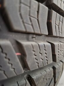 Zimné pneumatiky 235/45 R20 ako nové 4ks - 3