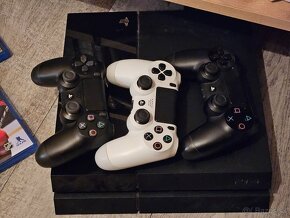 PS4 3x ovladač 4x hra - 3