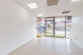 Prenájom obchodného priestoru 60 m2, Mierové nám., centrum m - 3