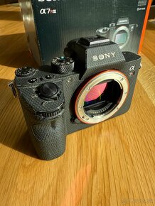 Sony a7r3 + SanDisk Extreme PRO SDXC UHS-II 128 G +2 baterie - 3