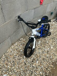 Modrý detský bicykel - 3