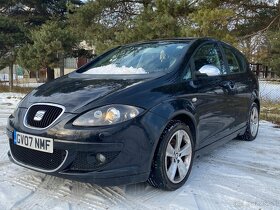 Seat altea-toledo 2.0tdi BKD čierna metalíza,xenony, - 3