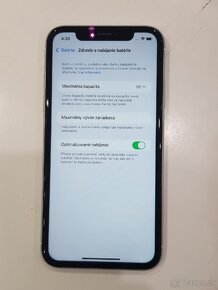 iPhone XR - 64GB - 3