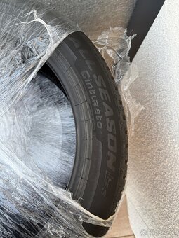 Pirelli Cinturato All Season SF3 235/45 R18 - 3