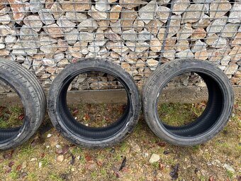 235/40 R19 zanovne letne - 3