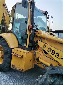 Komatsu wb93r 2 - 3